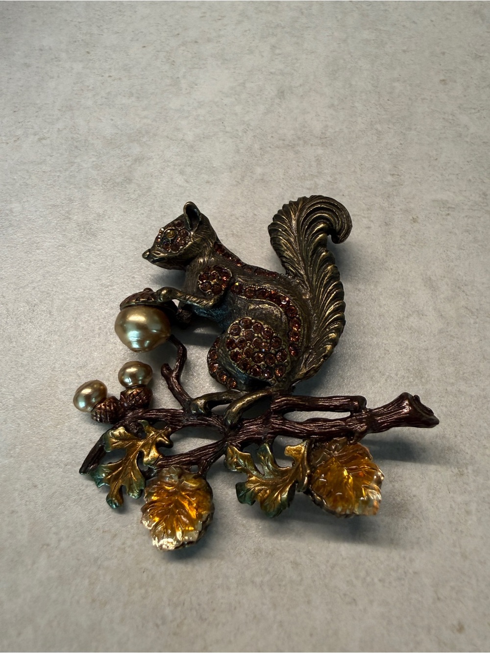 Vintage-Style Squirrel Brooch Pin in Bronze and Amber - Sweet Romance USA
